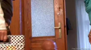 Full Piss Service Secretaries Screencap 60 on sinx.preview.netperv.com