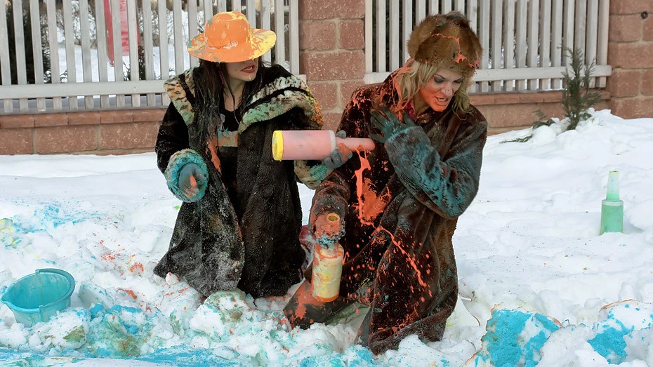 Catfight Too Messy To Stay Indoors on sinx.preview.netperv.com