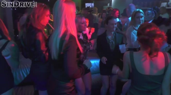 Backstage Threeway Freak Bang Brings On The Squirting, Triple Climax, And Cum Swapping! Screencap 2 on sinx.preview.netperv.com