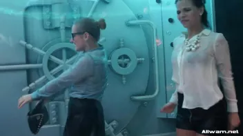 Bloused And Doused Screencap 4 on sinx.preview.netperv.com