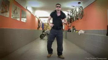 Breaking Free Screencap 8 on sinx.preview.netperv.com