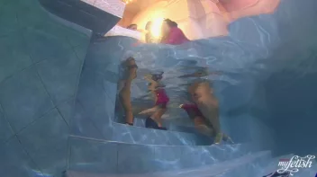 Lezzing Out In The Pool Screencap 59 on sinx.preview.netperv.com