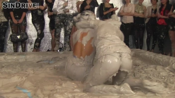 Muddy Wrestling: Nicole Vice vs. Valentina Ross Screencap 52 on sinx.preview.netperv.com