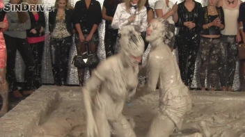 Muddy Wrestling: Nicole Vice vs. Valentina Ross Screencap 57 on sinx.preview.netperv.com