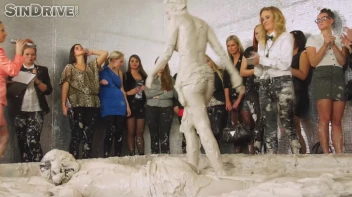 Muddy Wrestling: Nicole Vice vs. Valentina Ross Screencap 66 on sinx.preview.netperv.com