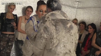 Muddy Wrestling: Nicole Vice vs. Valentina Ross Screencap 18 on sinx.preview.netperv.com