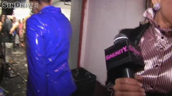 Muddy Wrestling: Nicole Vice vs. Valentina Ross Screencap 3 on sinx.preview.netperv.com