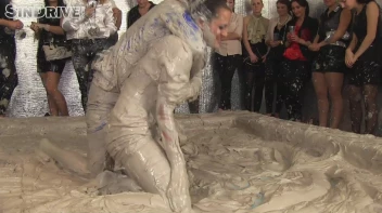 Muddy Wrestling: Nicole Vice vs. Valentina Ross Screencap 31 on sinx.preview.netperv.com