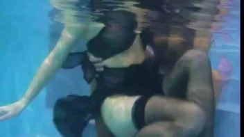 Wet and Wild Hotties!!! Screencap 86 on sinx.preview.netperv.com