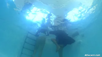 Glamor Chicks Take a Step Over The Edge Screencap 36 on sinx.preview.netperv.com