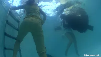 Glamor Chicks Take a Step Over The Edge Screencap 50 on sinx.preview.netperv.com