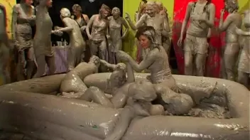 Packed Like Sardines In The Mud Screencap 86 on sinx.preview.netperv.com