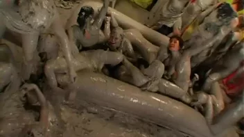 Packed Like Sardines In The Mud Screencap 69 on sinx.preview.netperv.com