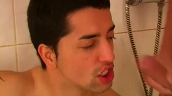 Bisexual Shower Fun Screencap 99 on sinx.preview.netperv.com