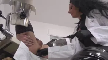 Anale Inspektion von der TV Schlampe Screencap 71 on sinx.preview.netperv.com