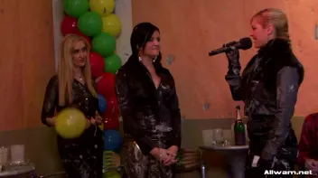 All Out Brawl Screencap 5 on sinx.preview.netperv.com