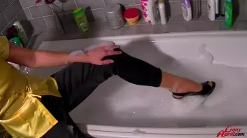 Bath Time With Leony Screencap 11 on sinx.preview.netperv.com