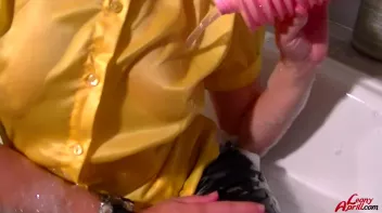 Bath Time With Leony Screencap 21 on sinx.preview.netperv.com