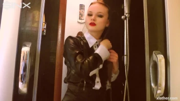 Coy Cuties Sexy Sudsy Shower Screencap 40 on sinx.preview.netperv.com