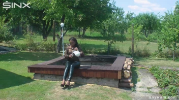 Ebony Hottie Bathes in Creamy Milk Screencap 1 on sinx.preview.netperv.com