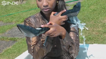 Ebony Hottie Bathes in Creamy Milk Screencap 19 on sinx.preview.netperv.com