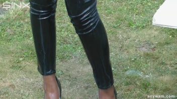 Ebony Hottie Bathes in Creamy Milk Screencap 39 on sinx.preview.netperv.com