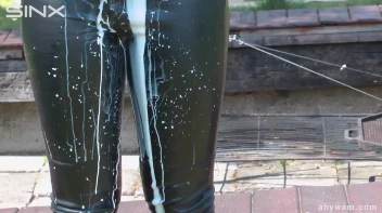 Ebony Hottie Bathes in Creamy Milk Screencap 7 on sinx.preview.netperv.com