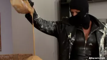 Burglar Gets a Messy Surprise Screencap 40 on sinx.preview.netperv.com