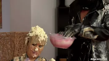 Burglar Gets a Messy Surprise Screencap 54 on sinx.preview.netperv.com