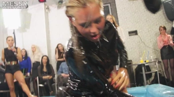 Messy Wrestling: A Double Blast Of Oil From Head To Pantyhose! Screencap 20 on sinx.preview.netperv.com