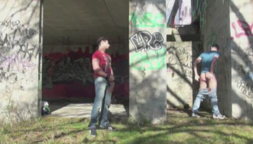 Latest deal - sexy bottom fucked by top spanish muscle in exhib