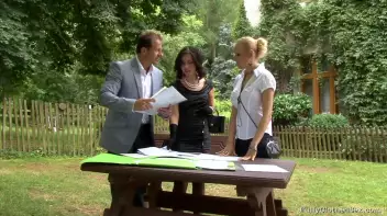 Big Plans In The Park Screencap 5 on sinx.preview.netperv.com