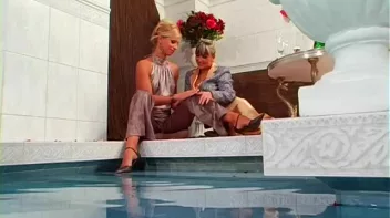 Lesbian Wetlook Action In The Pool Screencap 20 on sinx.preview.netperv.com