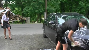 Catfight At The Carwash Screencap 56 on sinx.preview.netperv.com