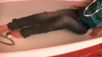 Take A Bath With Ferrera Screencap 23 on sinx.preview.netperv.com