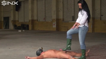 Schmutziges Trampeln mit Gummistiefeln Screencap 20 on sinx.preview.netperv.com