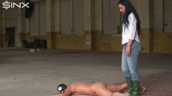 Schmutziges Trampeln mit Gummistiefeln Screencap 34 on sinx.preview.netperv.com