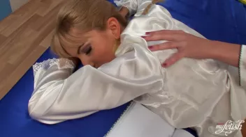 Can't Resist An Absolute Beauty Screencap 5 on sinx.preview.netperv.com