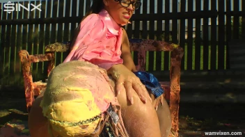 Messy Catfight Turns Topless Screencap 62 on sinx.preview.netperv.com