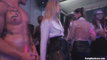 Party Hardcore Gone Crazy Vol. 30 Part 4 - Cam 2 Screencap 10 on sinx.preview.netperv.com