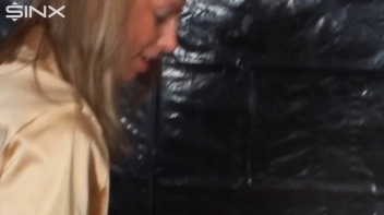 Wet And Messy Catfight For Two Hotties Screencap 1 on sinx.preview.netperv.com