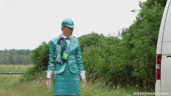 Rich Bimbos Gets Messy With Driver Screencap 20 on sinx.preview.netperv.com