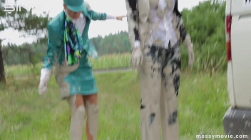 Rich Bimbos Gets Messy With Driver Screencap 33 on sinx.preview.netperv.com