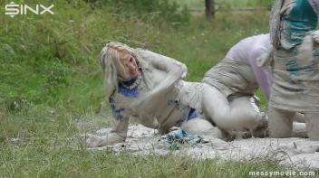 Rich Bimbos Gets Messy With Driver Screencap 57 on sinx.preview.netperv.com