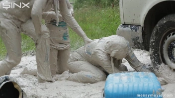 Rich Bimbos Gets Messy With Driver Screencap 72 on sinx.preview.netperv.com