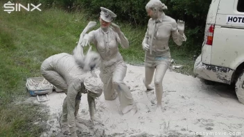 Rich Bimbos Gets Messy With Driver Screencap 76 on sinx.preview.netperv.com