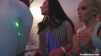 Party Hardcore Gone Crazy Vol. 29 Part 2 - Cam 2 Screencap 58 on sinx.preview.netperv.com