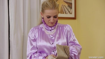 Bloused Up Beauties Spread It And Spray It! Screencap 1 on sinx.preview.netperv.com