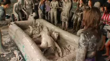 Going For Gold In The Mud Screencap 88 on sinx.preview.netperv.com