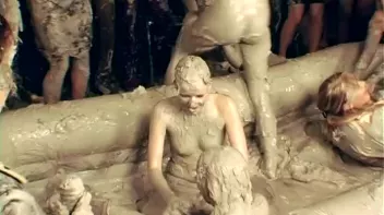 Going For Gold In The Mud Screencap 95 on sinx.preview.netperv.com